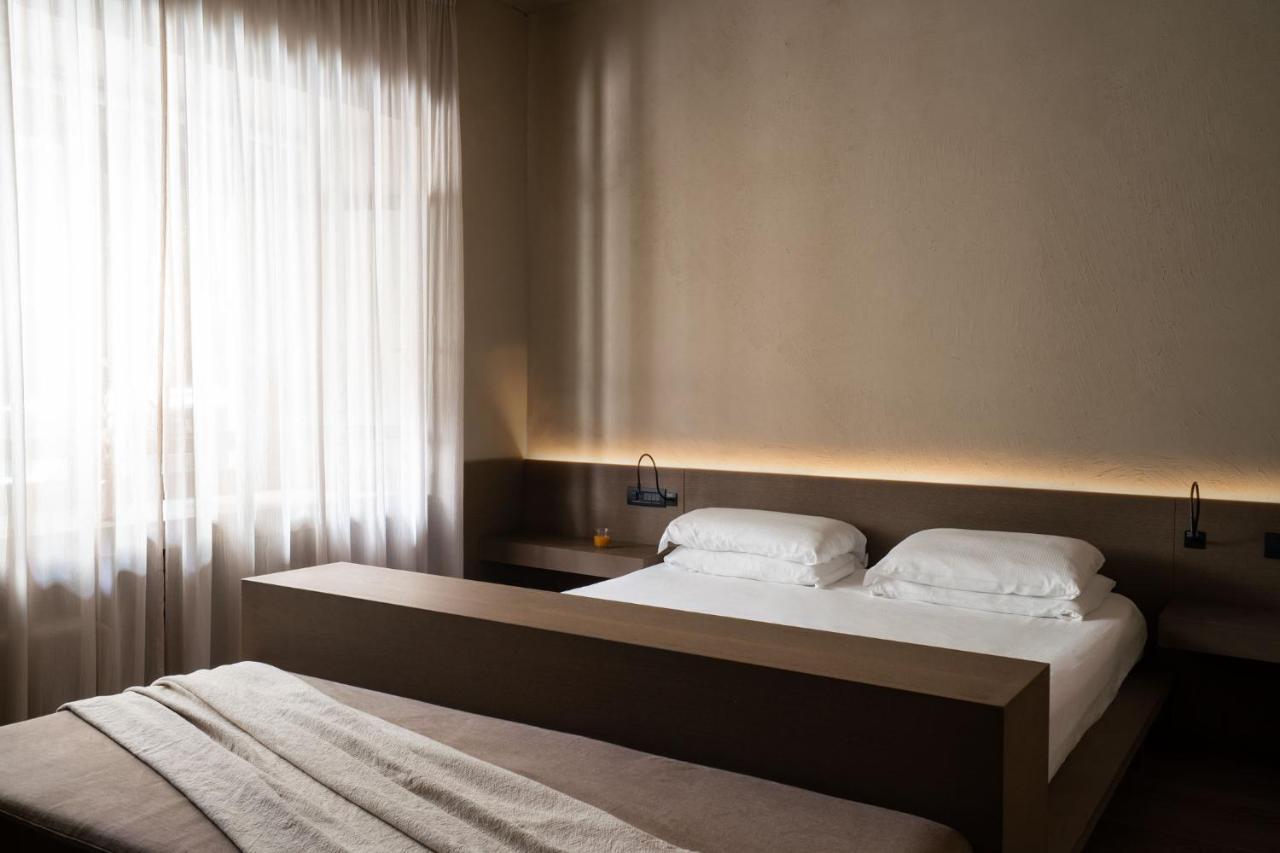 Hotel Dei Barbieri Rome Extérieur photo