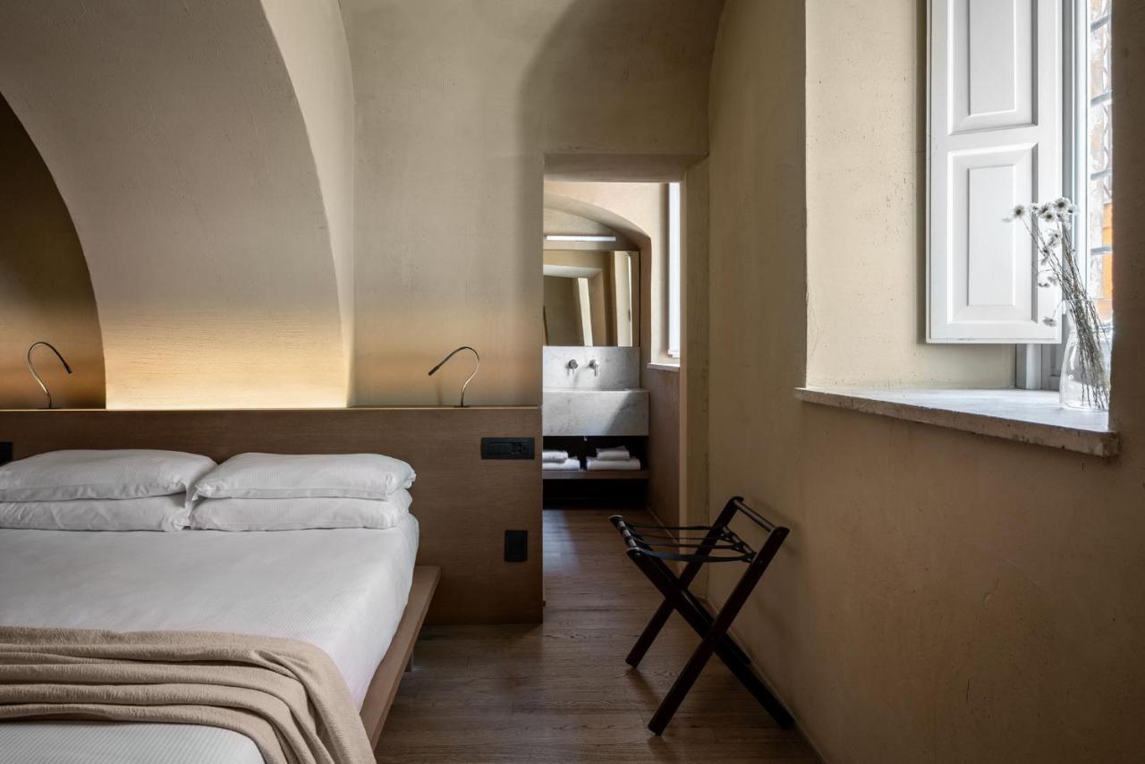Hotel Dei Barbieri Rome Extérieur photo